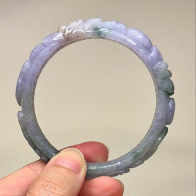 色濃飄綠春彩雕刻緬甸翡翠手鐲