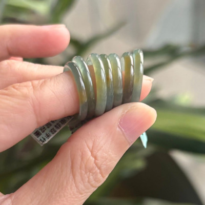 威料冰黃翡翠戒圈